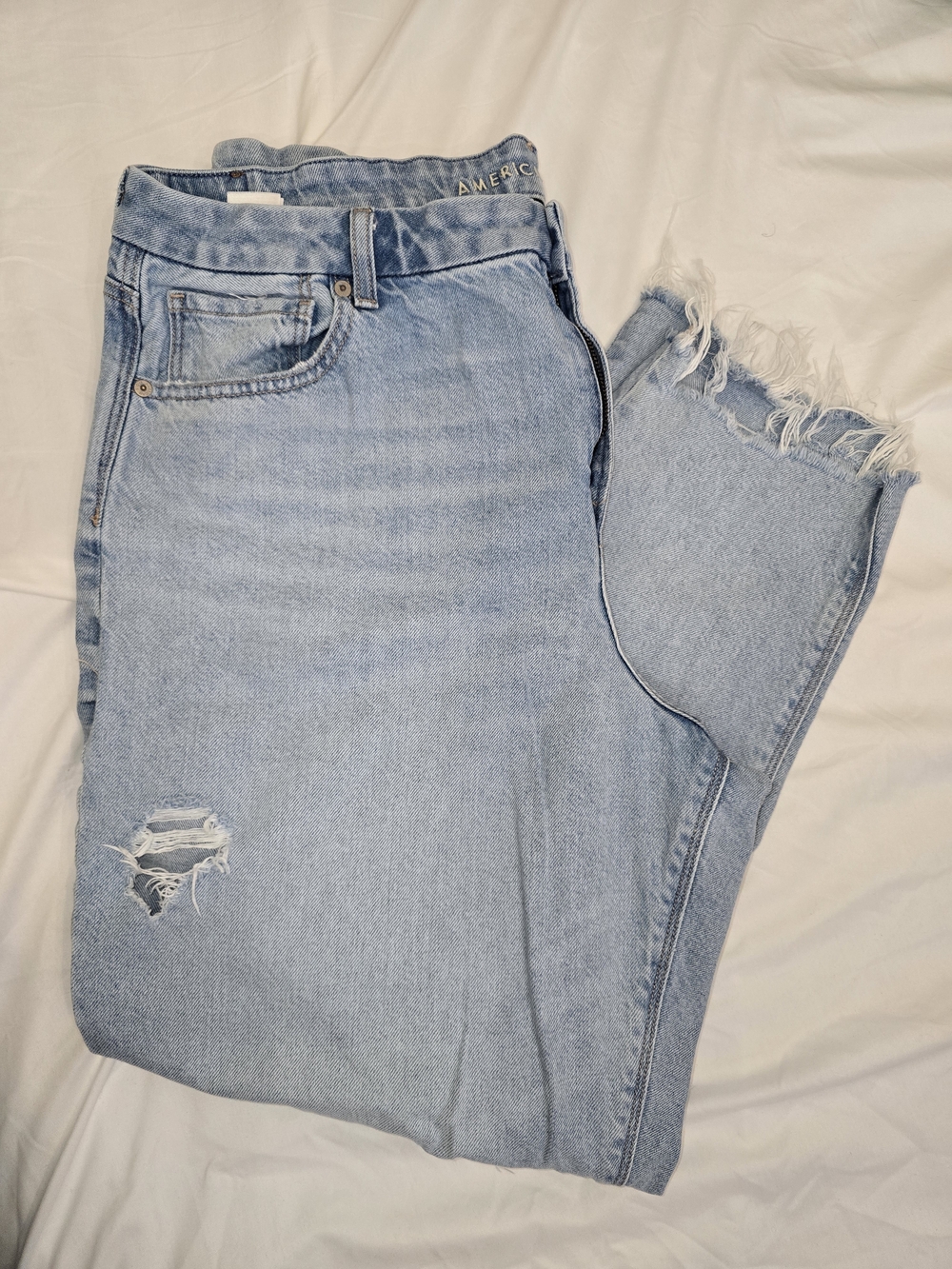 CURVY Mom Jeans Light Blue Distressed- American Eagle Outfitters strigid 18